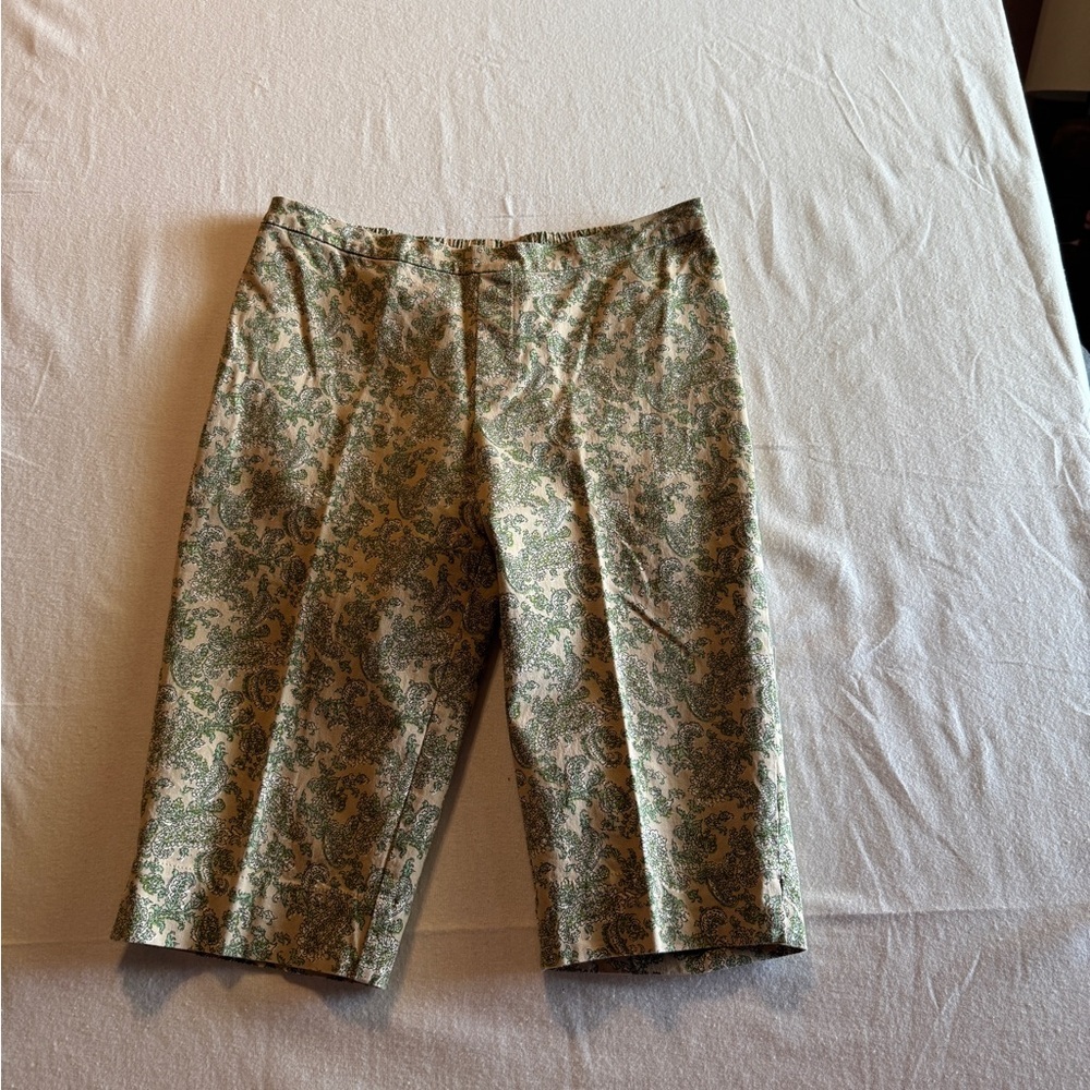 Issacmizrahi Size 14 Floral Patterned Women’s‎ Shorts